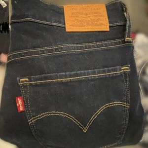 Levi’s 721 High Rise Skinny — Dark Wash